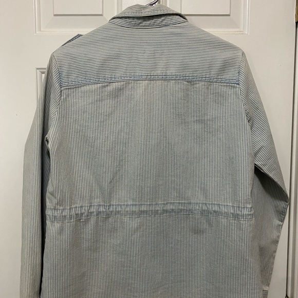 Universal Thread thin striped light washed style jean jacket-shirt-shacket - SM - Picture 6 of 11